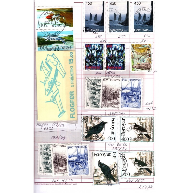 Færøerne - 2004-2019 - 4 udvalgshæfter A5 med diverse mærker inkl. miniark. - 2 Lindner lager indstiksalbum ofte med flere af samme mærke - AFA værdi over 15.000 kr. - Stemplet.